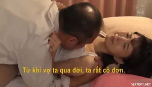 Người phụ nữ lớn tuổi lừa dối chồng và quan hệ với một con cặc đen to