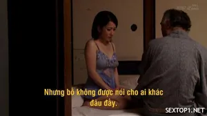 Cô vợ trẻ mê mẩn con cu của anh thợ massage