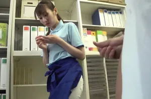 Trực đêm buồn chán, điều dưỡng có Gã chồng lén lút với bệnh nhân nội trú